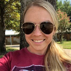 Meet your Posher, Lindsey